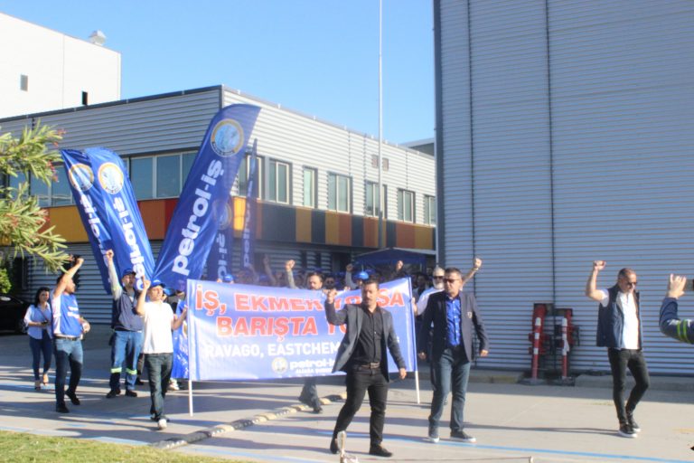 Ravago Petrokimya İşyerinde Grev İlanımızı Astık!