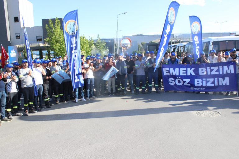 Ravago Petrokimya İşyerinde Grev İlanımızı Astık!