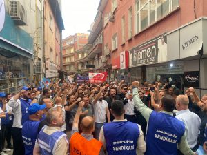 Kırıkkale Şubemizden AK Parti Önünde Basın Açıklaması; “Gerçekçi ve Adil Bir Toplu İş Sözleşmesi” İstiyoruz!