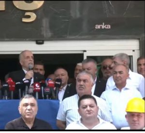 Türk-İş Genel Merkezi Önünde Kitlesel Basın Açıklaması