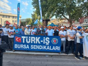 Bursa Şubemizden AK Parti Önünde Basın Açıklaması; “Vergide Adalet, Geçim Sıkıntısına Acil Çözüm” İstiyoruz!