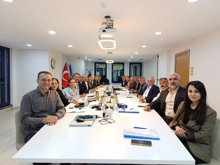 Yeni Örgütlendiğimiz Betek Boya İşyerinde TİS İmzalandı