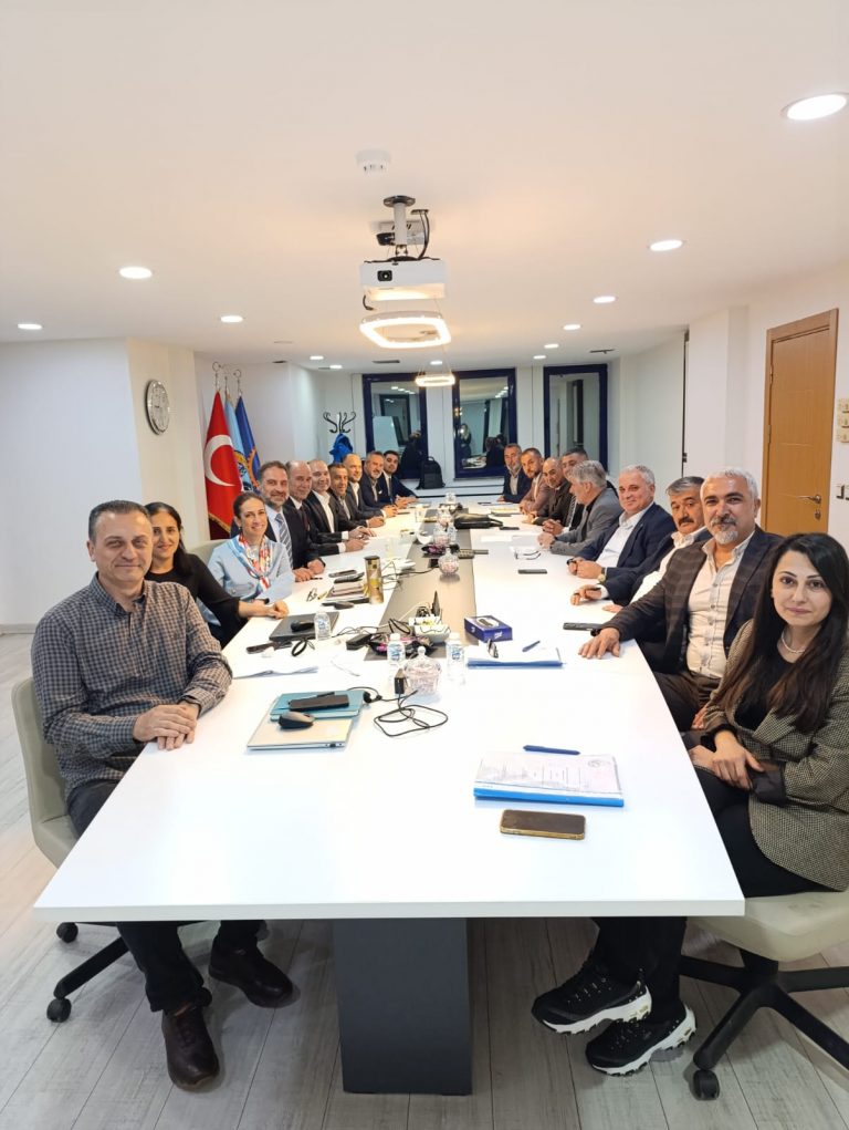 Yeni Örgütlendiğimiz Betek Boya İşyerinde TİS İmzalandı