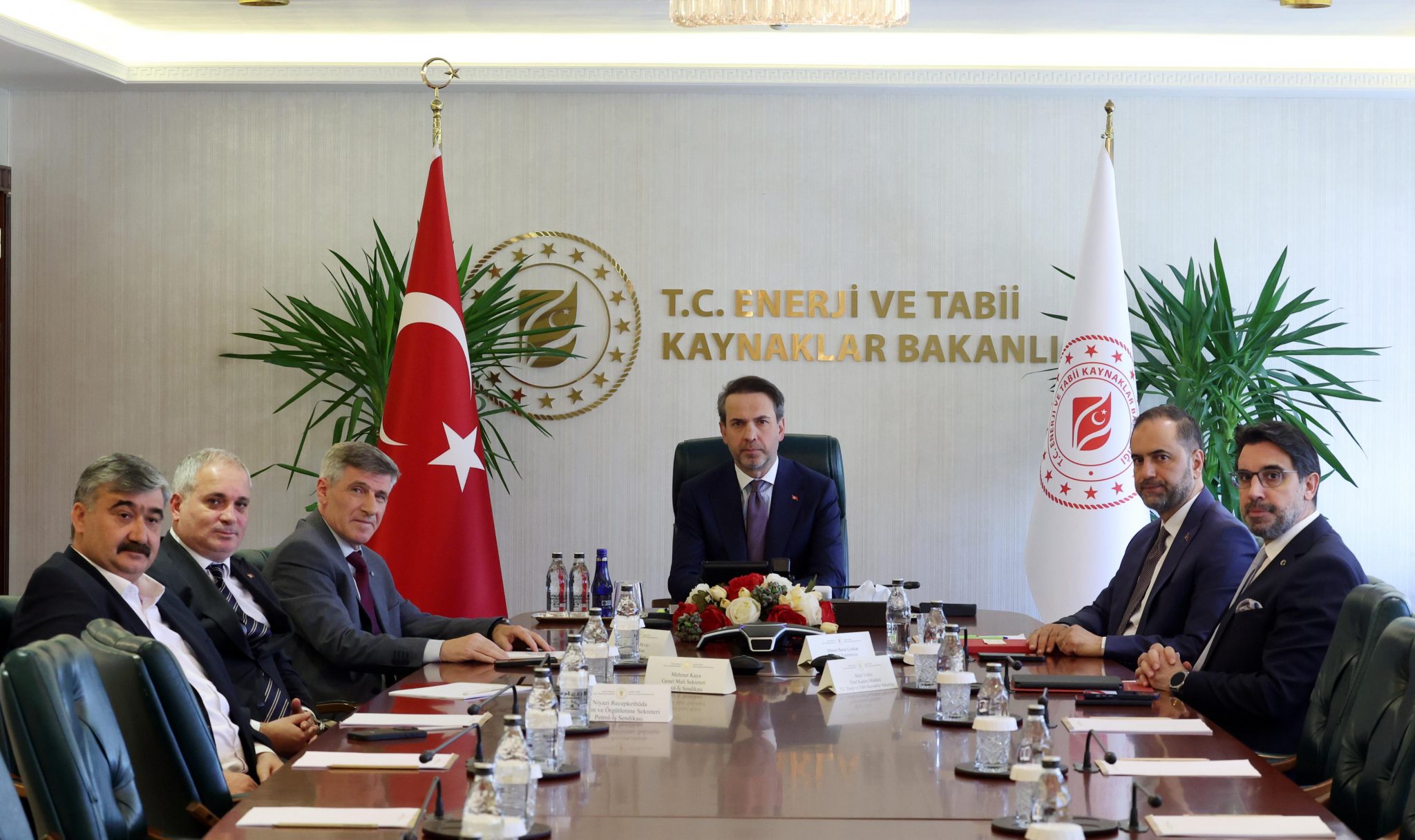 Genel Merkez Yöneticilerimiz Enerji ve Tabii Kaynaklar Bakanı ile Görüşme Gerçekleştirdi