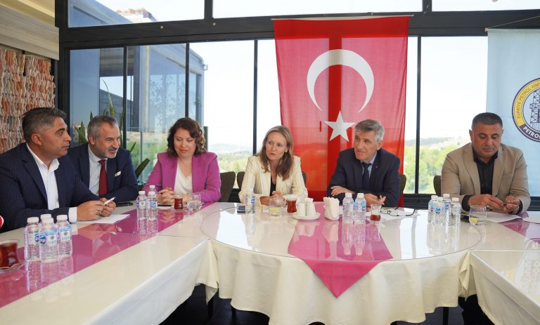 Novartis İşyerinde TİS İmzalandı