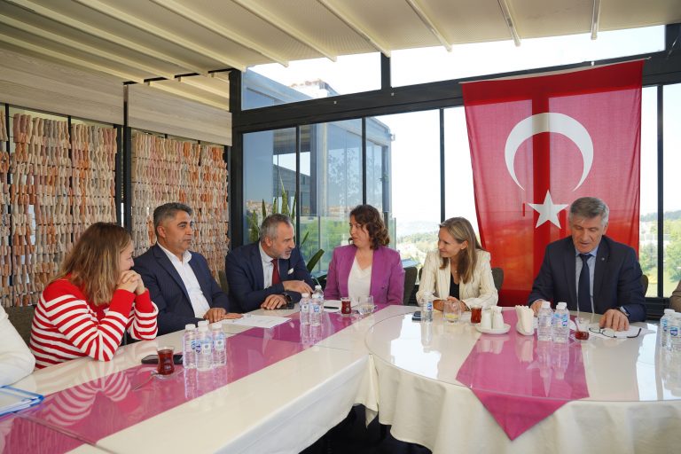 Novartis İşyerinde TİS İmzalandı