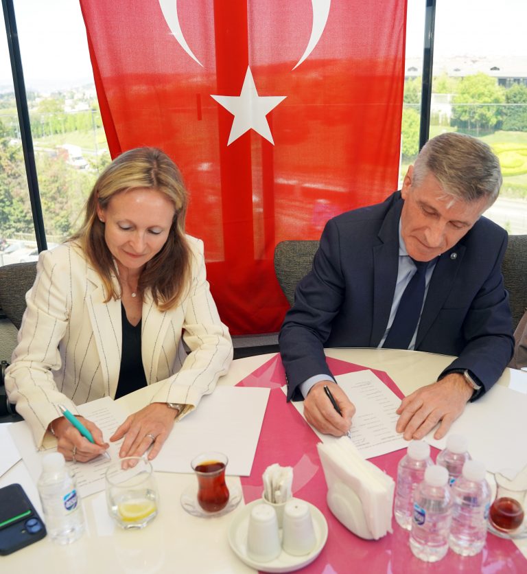 Novartis İşyerinde TİS İmzalandı