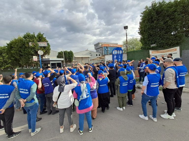 Portakal Plastik ve Porvil Çatı İşyerlerinde Grev Başladı