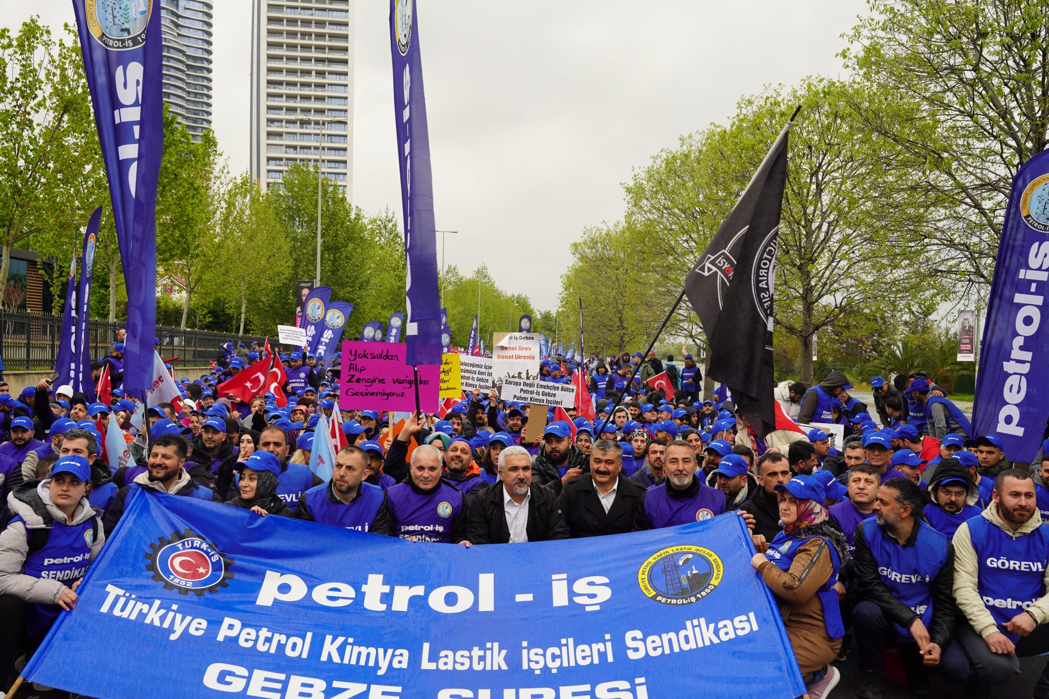 Gebze Şube 1 Mayıs’ı Kartal’da Kutladı