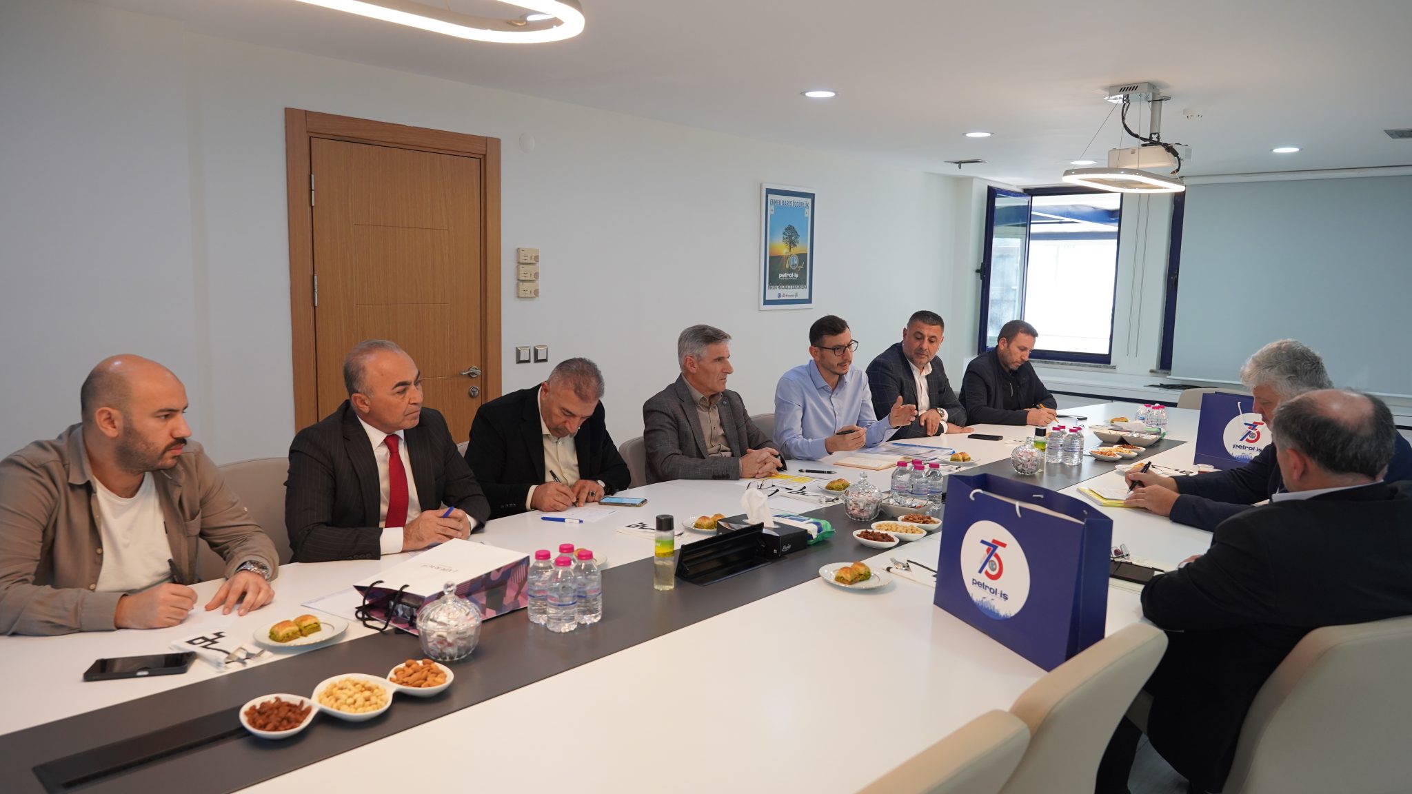 Petrol-İş ve SAFE Demo Arasında Görüşme