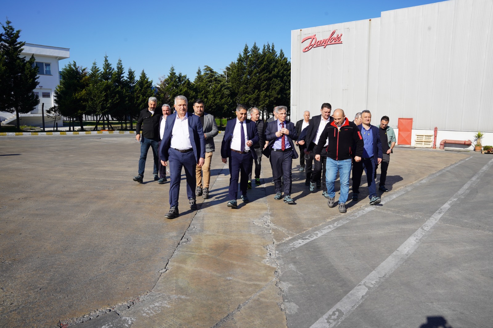 GENEL BAŞKANIMIZ SÜLEYMAN AKYÜZ’DEN DANFOSS İŞYERİNE ZİYARET