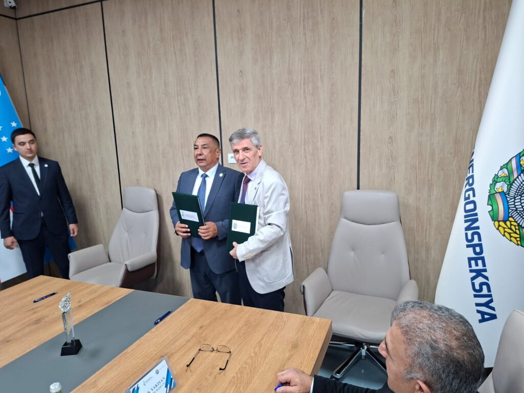 Özbekistan'da Tarihi İşbirliği: Petrol-İş ile Özbekistan Enerji Sendikası Arasında Anlaşma İmzalandı