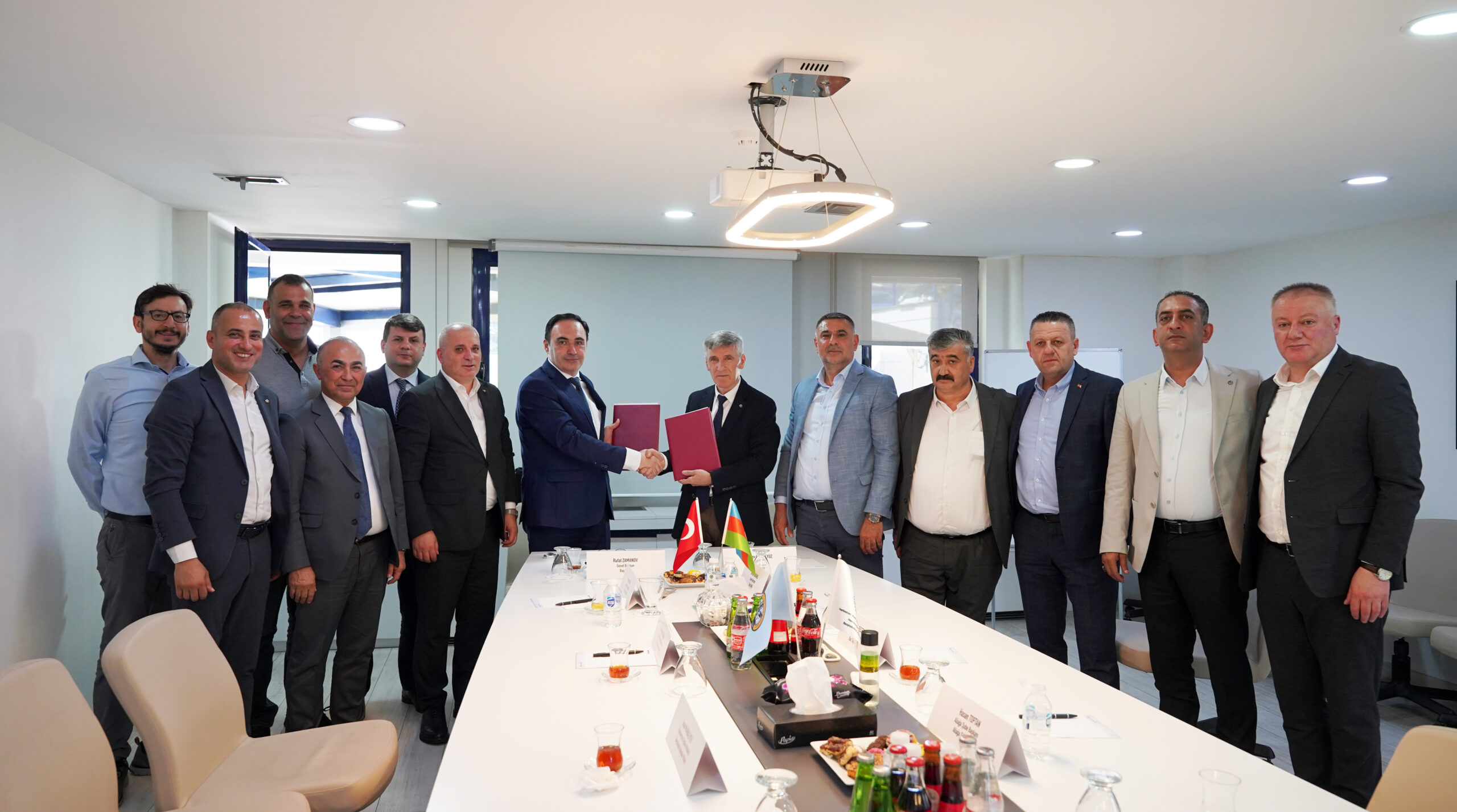Azerbaycan Sendikası Heyetinden Petrol-İş’e Ziyaret