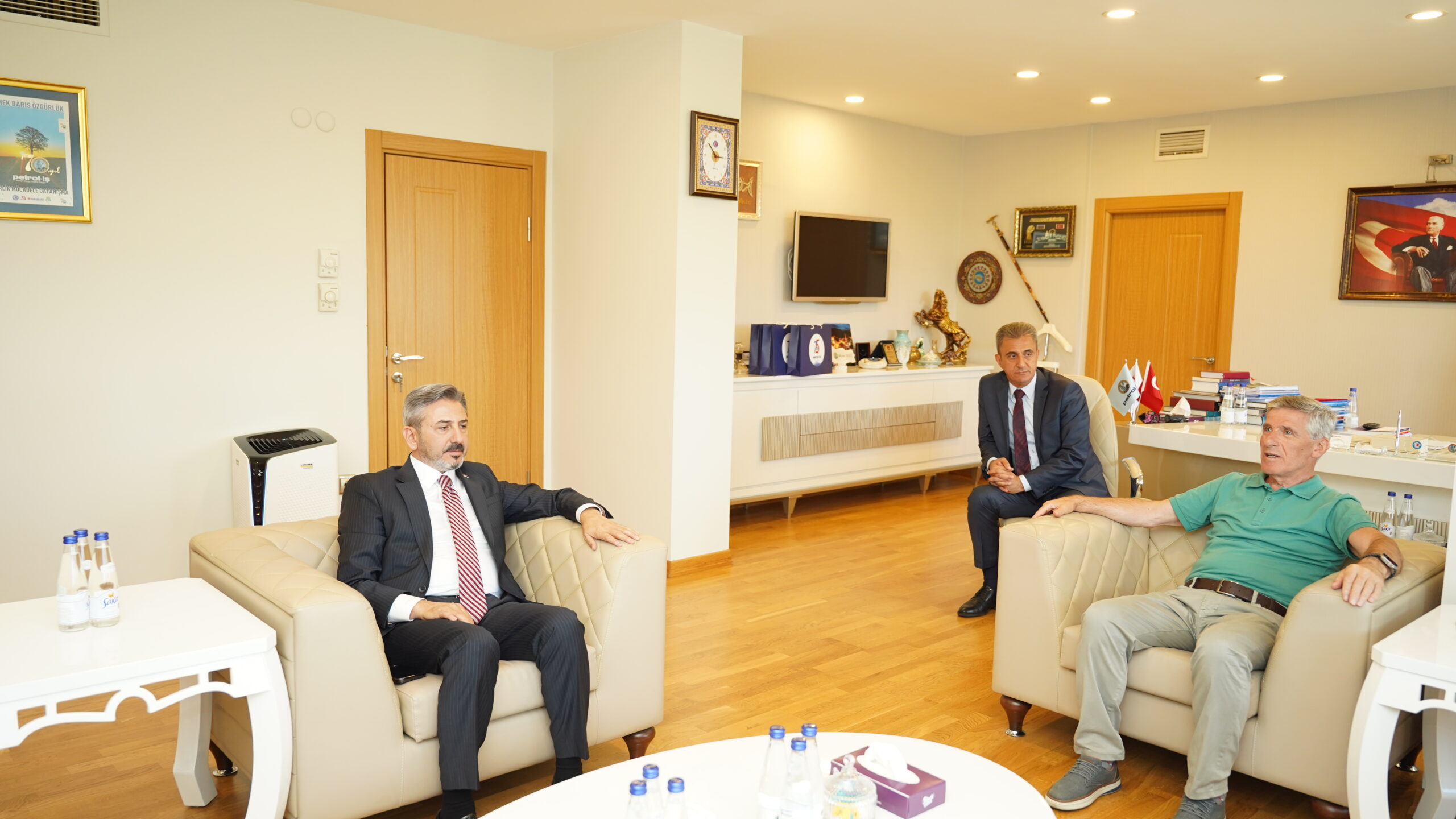 Çalışma ve Sosyal Güvenlik Bakan Yardımcısı Ahmet Aydın Sendikamızı Ziyaret Etti
