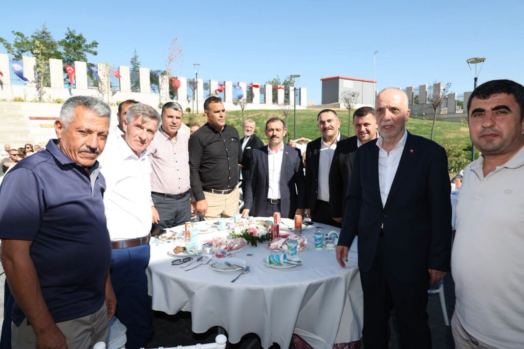 Konfederasyonumuz TÜRK-İŞ, 74. Kuruluş Yıl Dönümünü Yeni Genel Merkez Binasında Kutladı