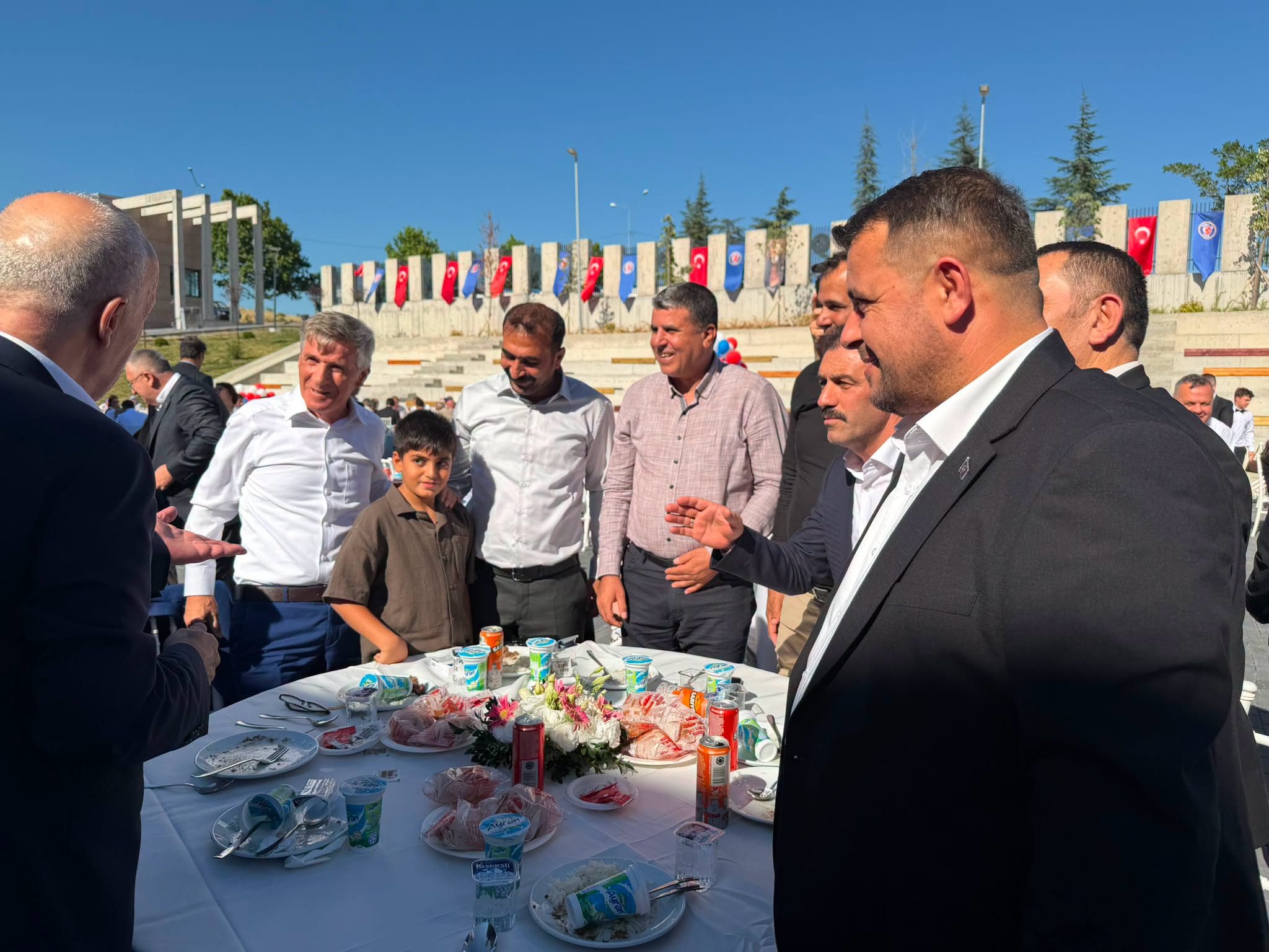 Konfederasyonumuz TÜRK-İŞ, 74. Kuruluş Yıl Dönümünü Yeni Genel Merkez Binasında Kutladı